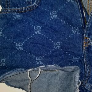 Love logo short shorts